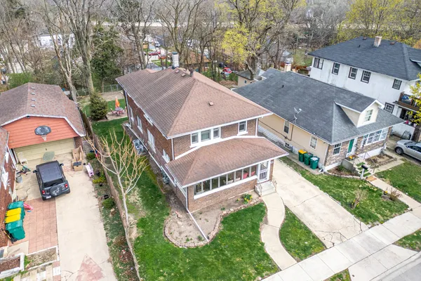 $260,000 | 318 Dewey Street, Joliet, IL 60436