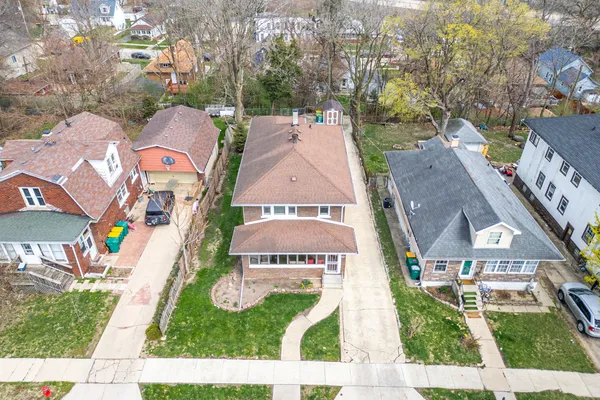 $260,000 | 318 Dewey Street, Joliet, IL 60436