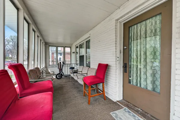 $260,000 | 318 Dewey Street, Joliet, IL 60436