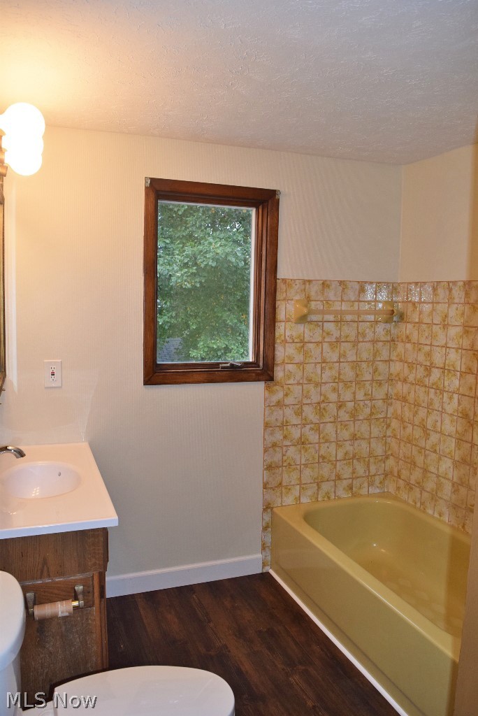 1094 Woodview Road Cleveland, OH 44121 - Photo 13 of 19 Gallery Image 13