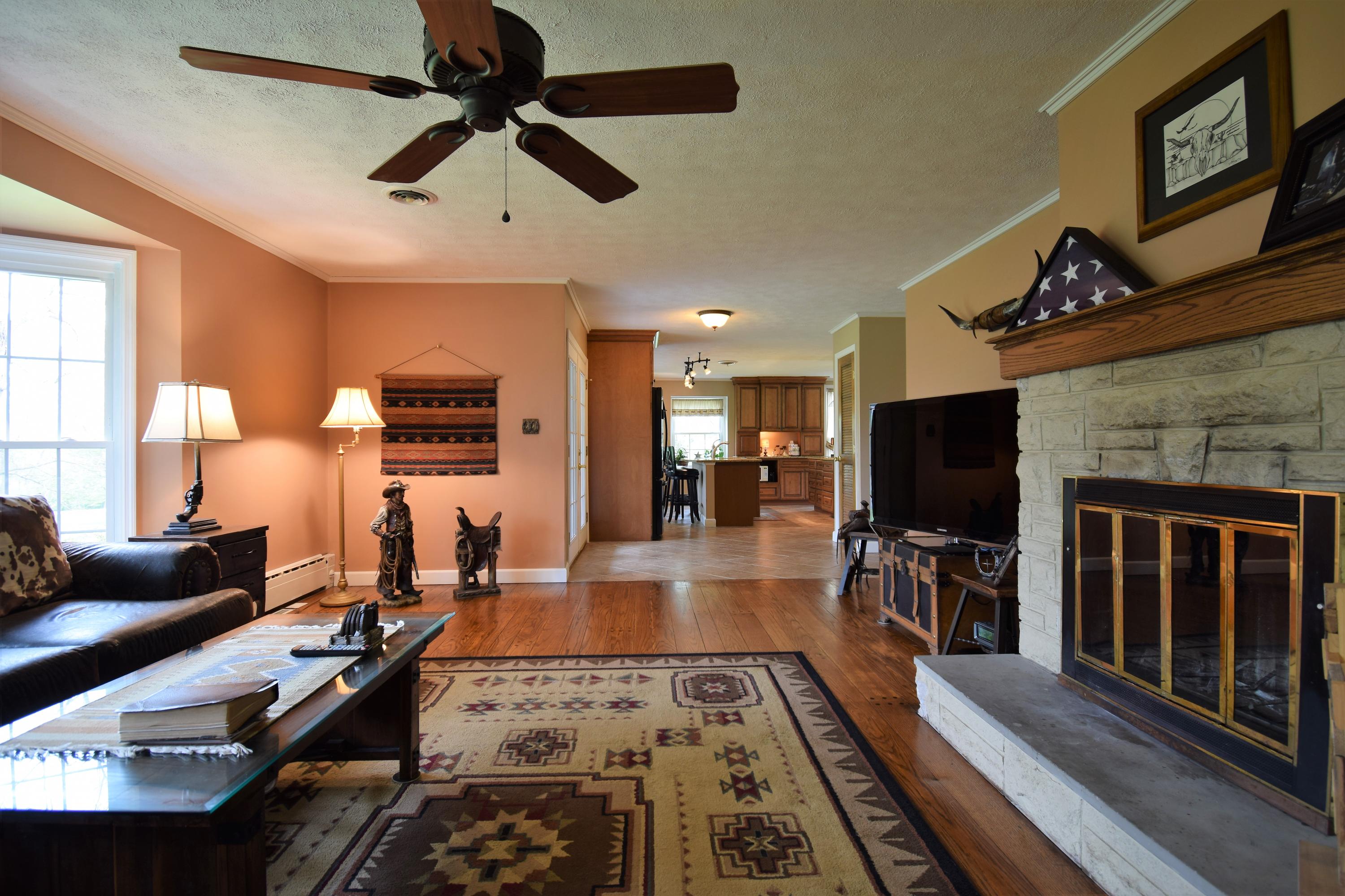 1212 Old Springfield Xenia, OH 45385 - Photo 6 of 44