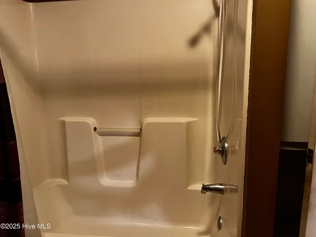 $220,000 | 2746 Pinewood Drive, Kinston, NC 28504