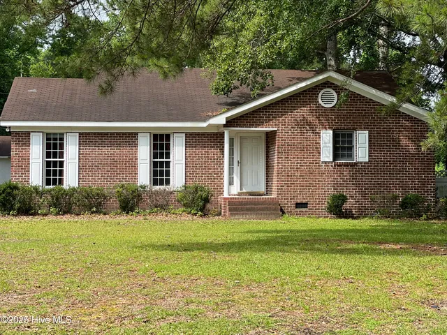 $220,000 | 2746 Pinewood Drive, Kinston, NC 28504