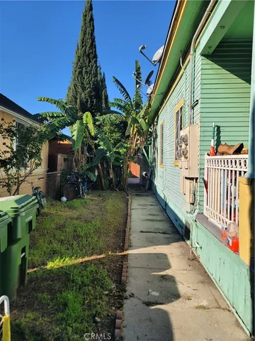 $1,050,000 | 1757 South New England Street, Los Angeles, CA 90006