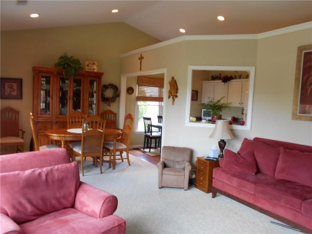 206 Abbey Road New Castle, PA 16105 - Photo 4 of 19
