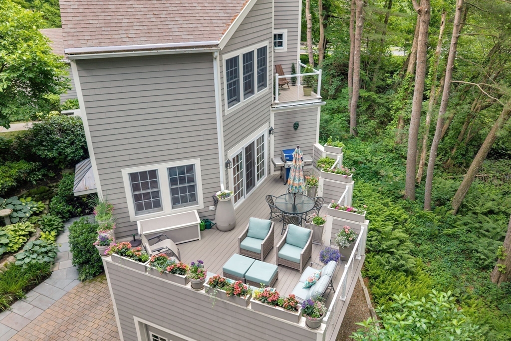 44 Old Road Weston, MA 02493 - Photo 3 of 33