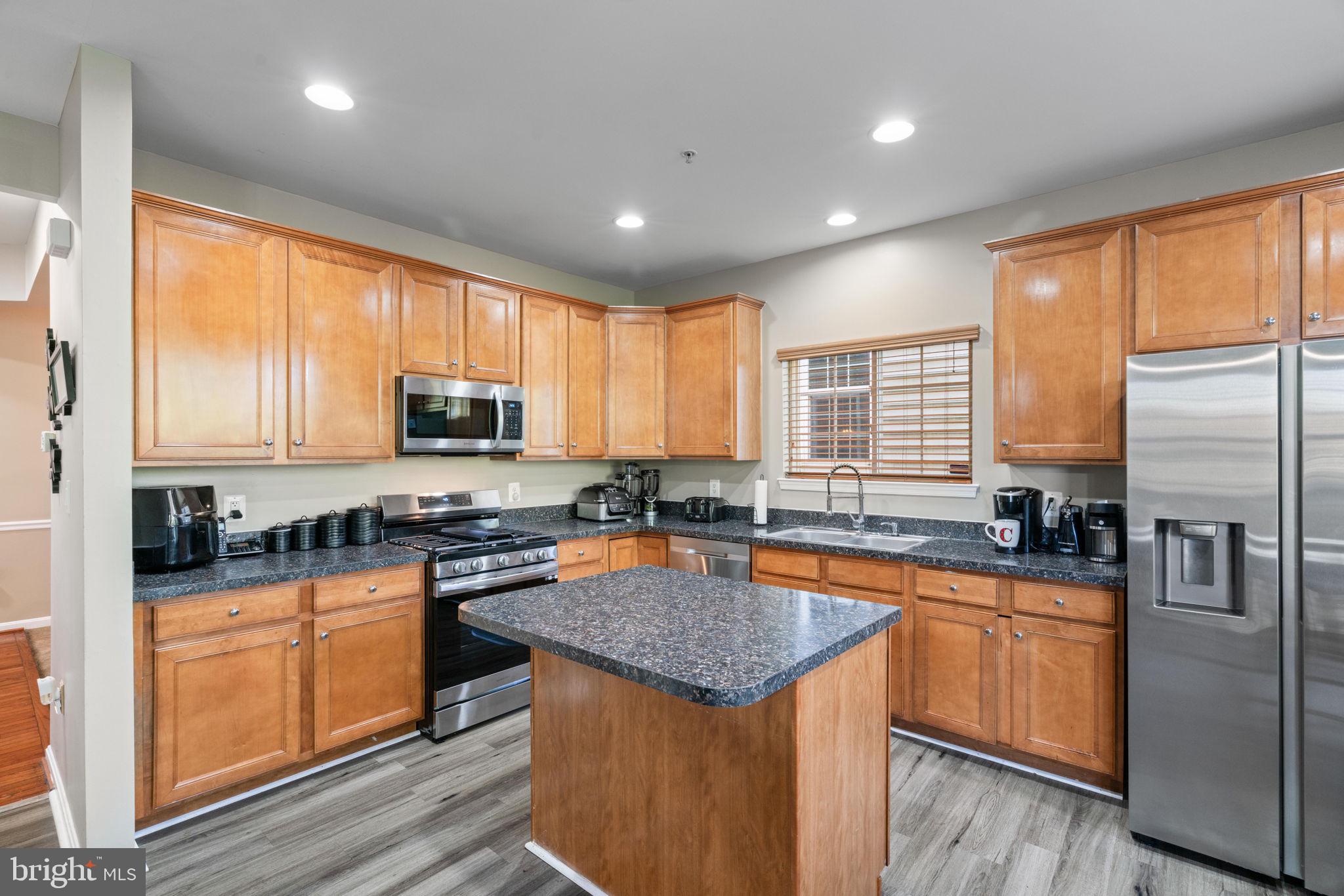3368 Eagle Ridge Drive Woodbridge, VA 22191 - Photo 12 of 50 Gas stove