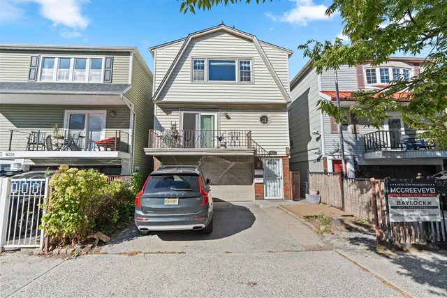 $4,450 | 407 Manila Avenue, Unit 2, Jersey City, NJ 07302