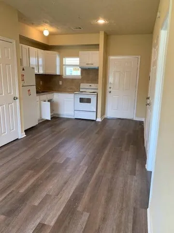 $750 | 4720 Yellowstone Boulevard, Unit 2, Houston, TX 77021