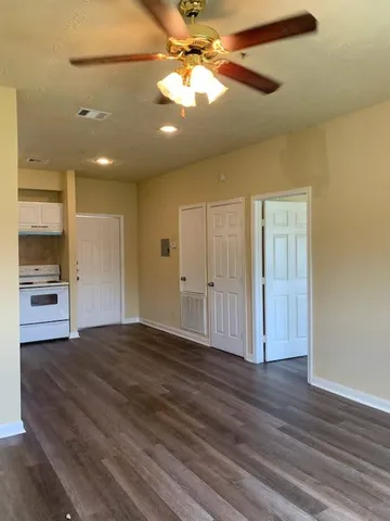 $750 | 4720 Yellowstone Boulevard, Unit 2, Houston, TX 77021