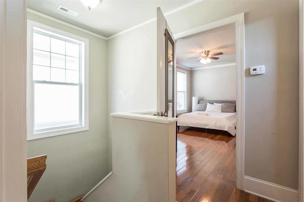 575 East Cabarrus Street Raleigh, NC 27601 - Photo 12 of 20 Photo 12