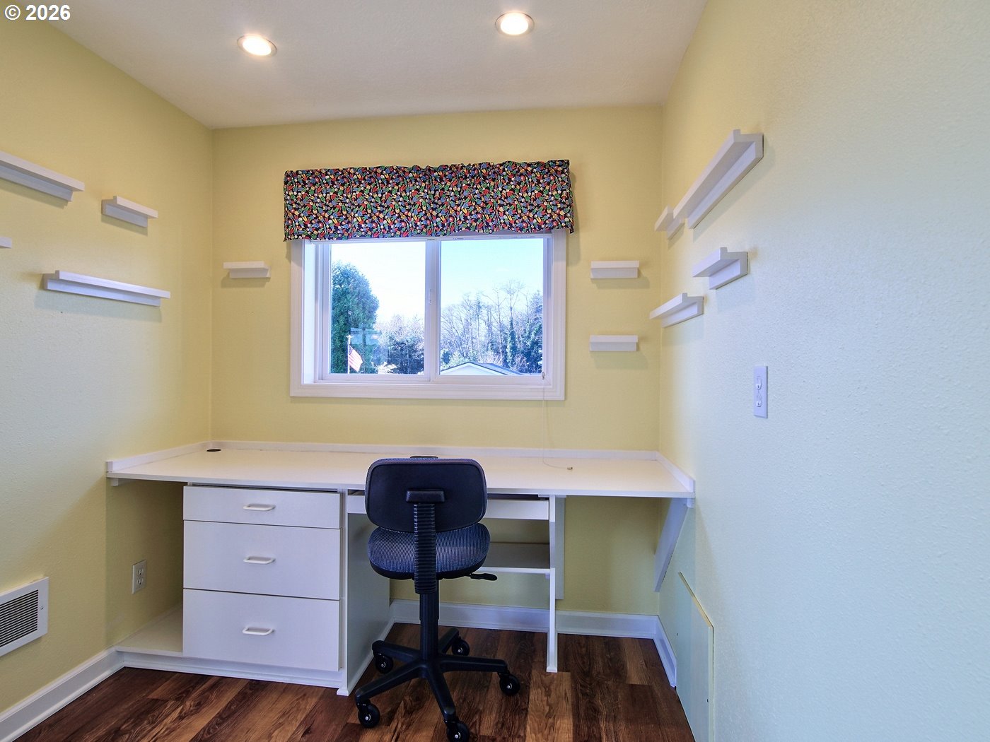 5185 Main Street Bay City, OR 97107 - Photo 16 of 48 a workspace with furniture and a window
