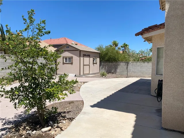 $2,200 | 8732 Point Kristi Circle, Las Vegas, NV 89147