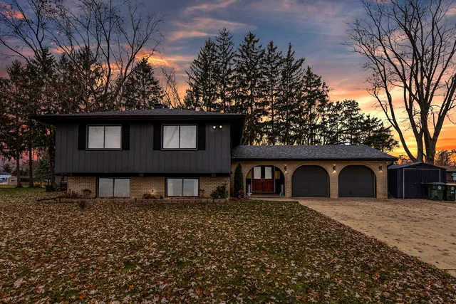 $626,000 | 4N580 Chatham Court, West Chicago, IL 60185