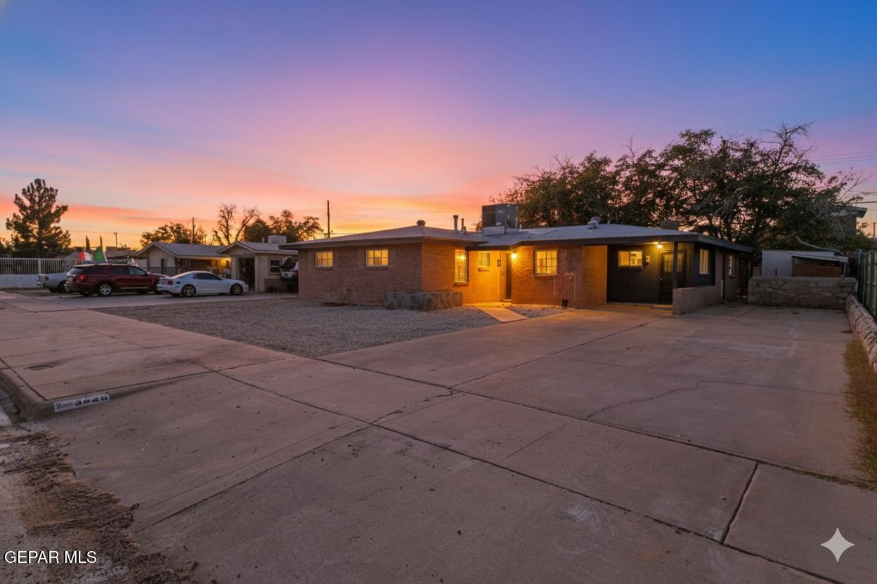 3425 Rutherglen Street El Paso, TX 79925 - Photo 2 of 34 a view of terrace with lawn chairs
