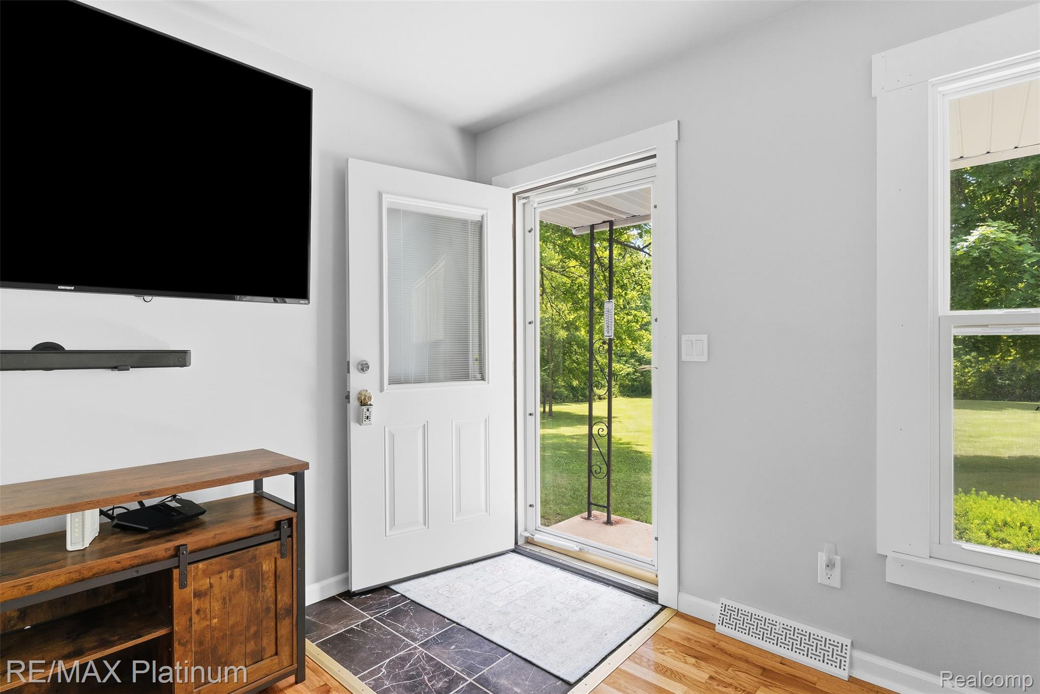 8370 West Rolston Road Linden, MI 48451 - Photo 4 of 36 7_dsc09471 - Copy.jpg