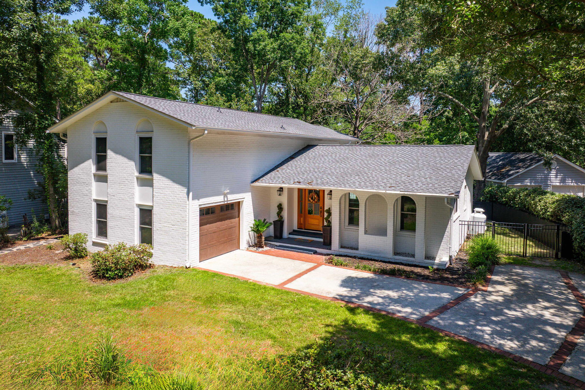 1055 Royalist Road Mount Pleasant, SC 29464 - Photo 2 of 74 93-web-or-mls-Spotted-15