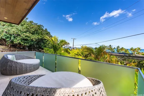 $4,250,000 | 851 Aalapapa Drive, Kailua, HI 96734