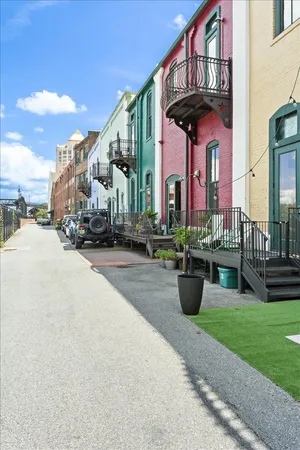 $589,000 | 141 Norfolk Avenue Southwest, Roanoke, VA 24011