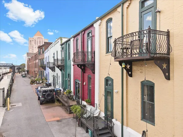 $589,000 | 141 Norfolk Avenue Southwest, Roanoke, VA 24011