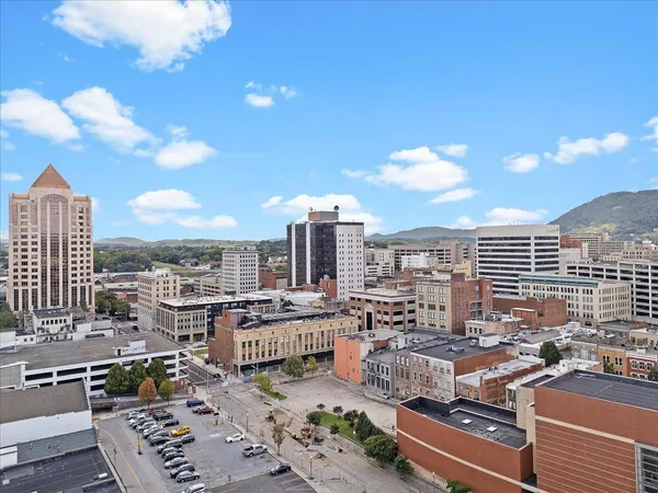 $589,000 | 141 Norfolk Avenue Southwest, Roanoke, VA 24011