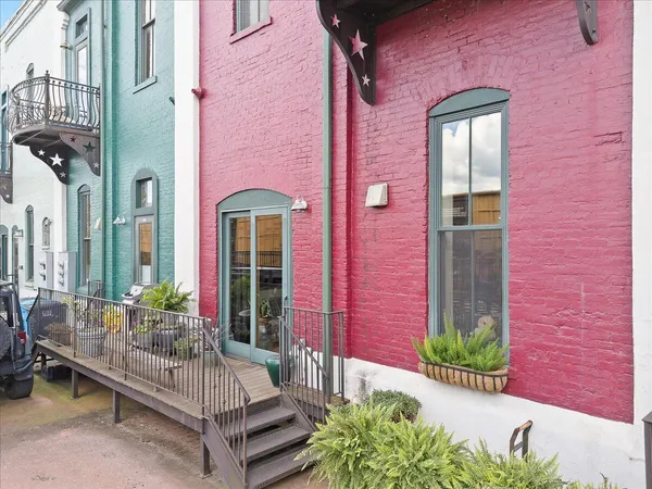 a picture of city view