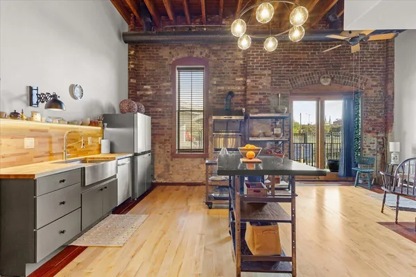 $589,000 | 141 Norfolk Avenue Southwest, Roanoke, VA 24011