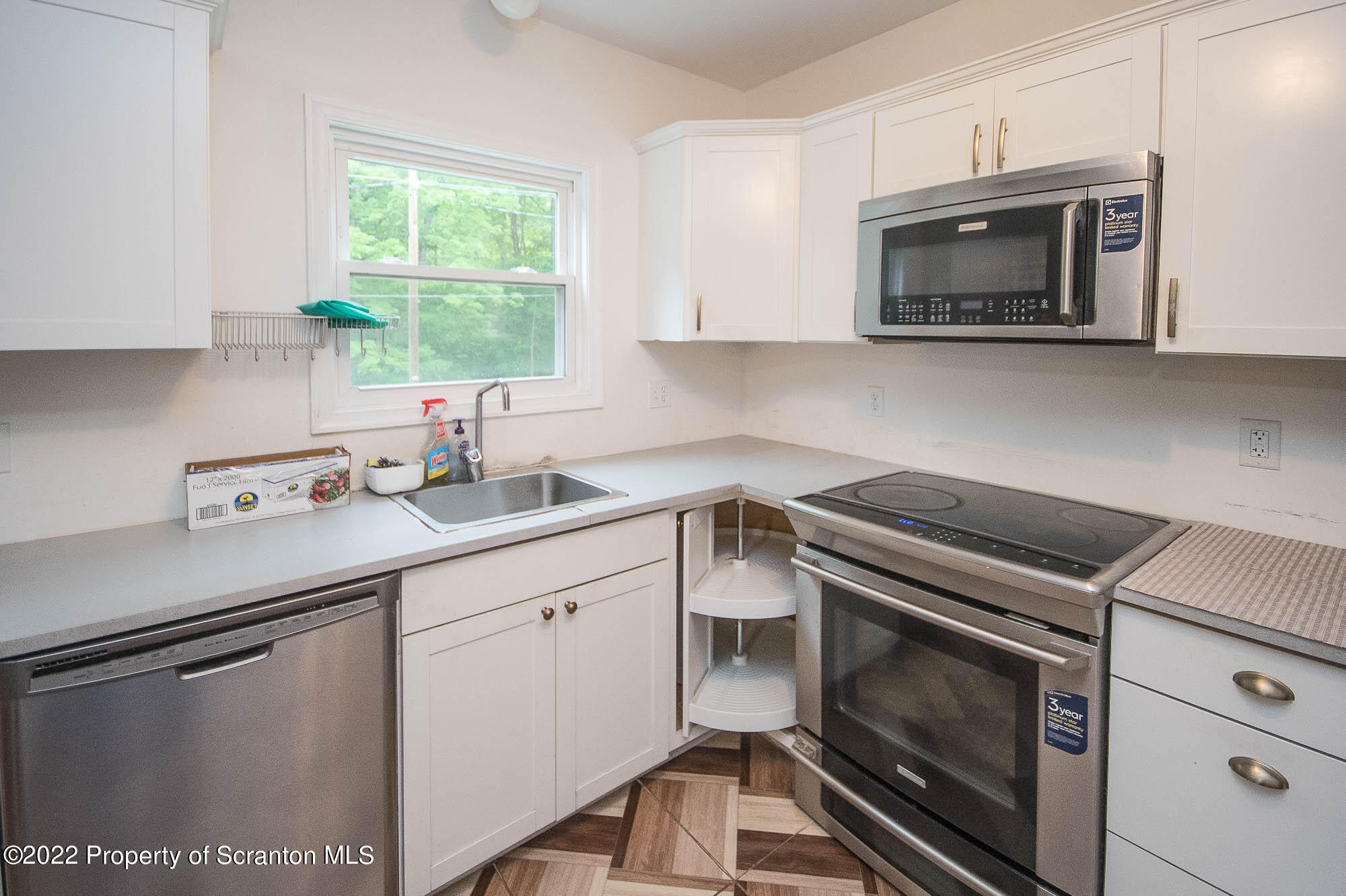 412 Willowbrook Road Clarks Summit, PA 18411 - Photo 8 of 17 Gallery Image 8