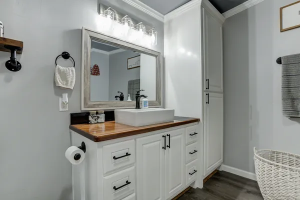 $315,000 | 1822 South 3rd Street, Tahoka, TX 79373