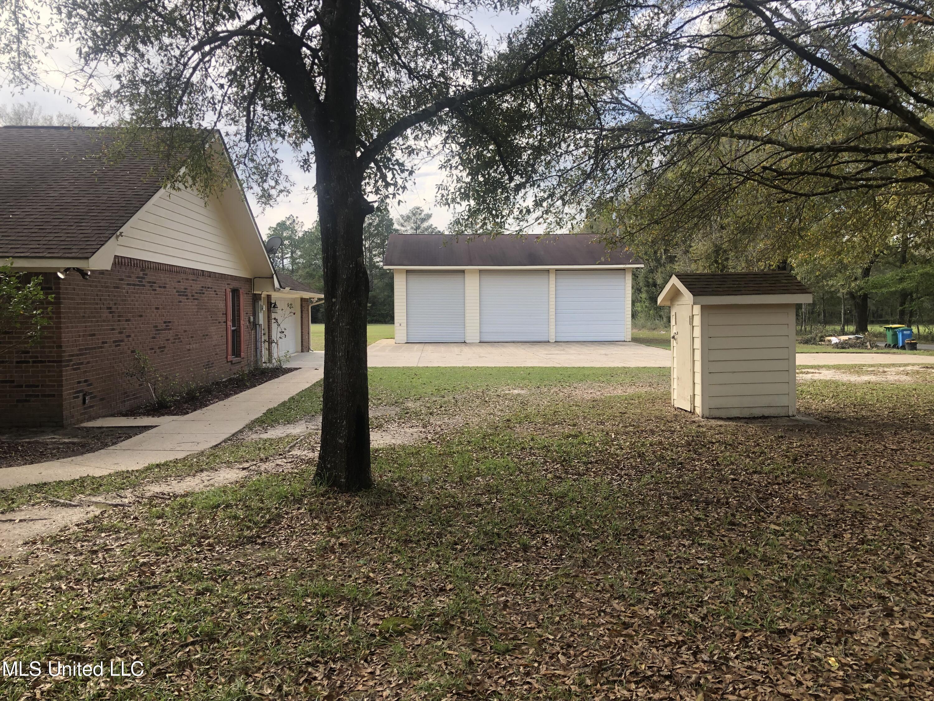 13929 Constitution Road Moss Point, MS 39562 - Photo 6 of 57 39F20F02-6E95-431A-8CEF-B270D7BD72B4