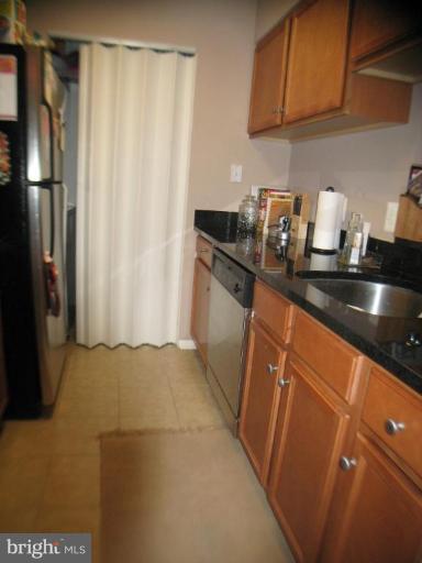 11659 Chesterfield Court, Unit 11659 Reston, VA 20190 - Photo 9 of 16 Kitchen #3
