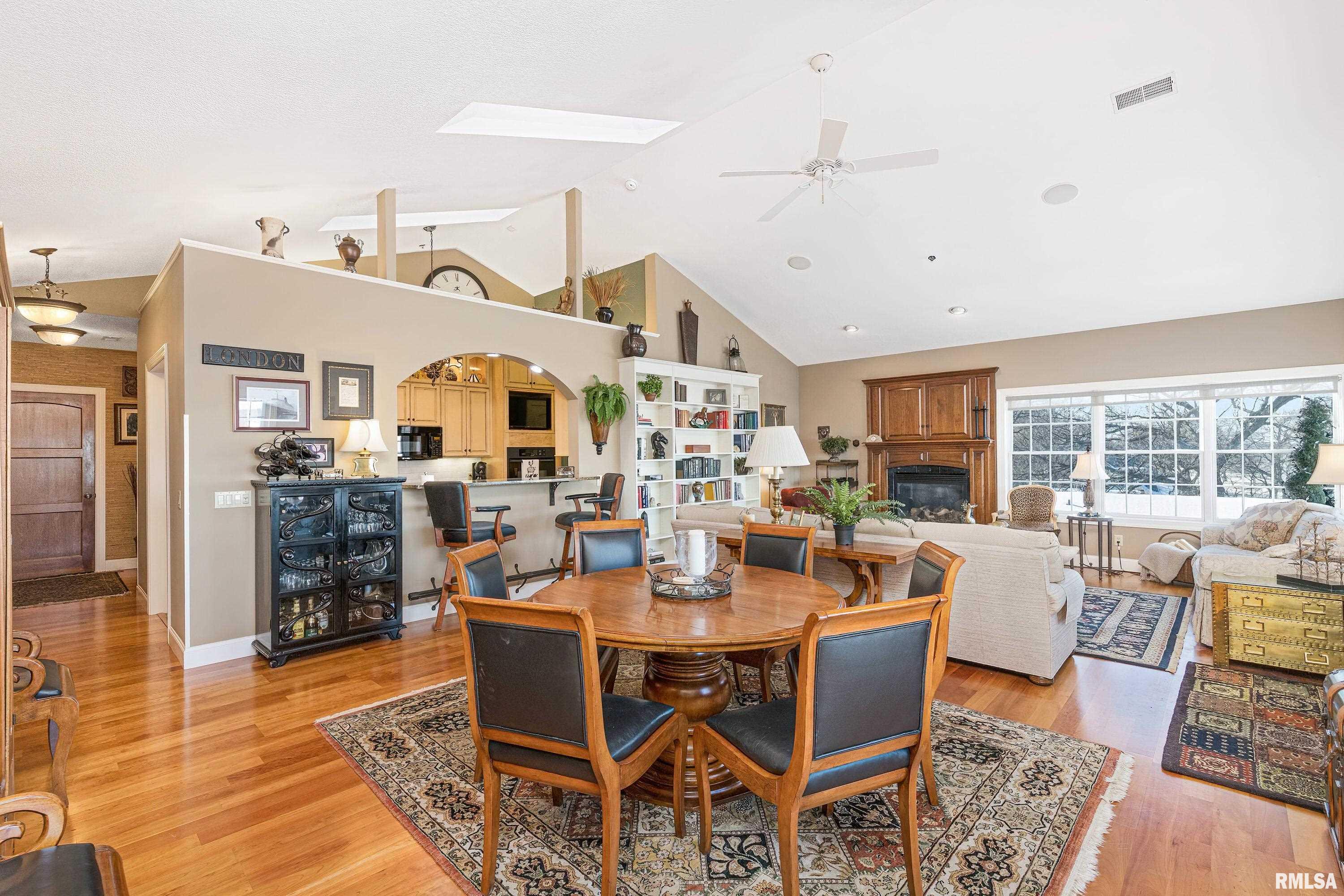 4412 River Drive, Unit 401 Moline, IL 61265 - Photo 14 of 39