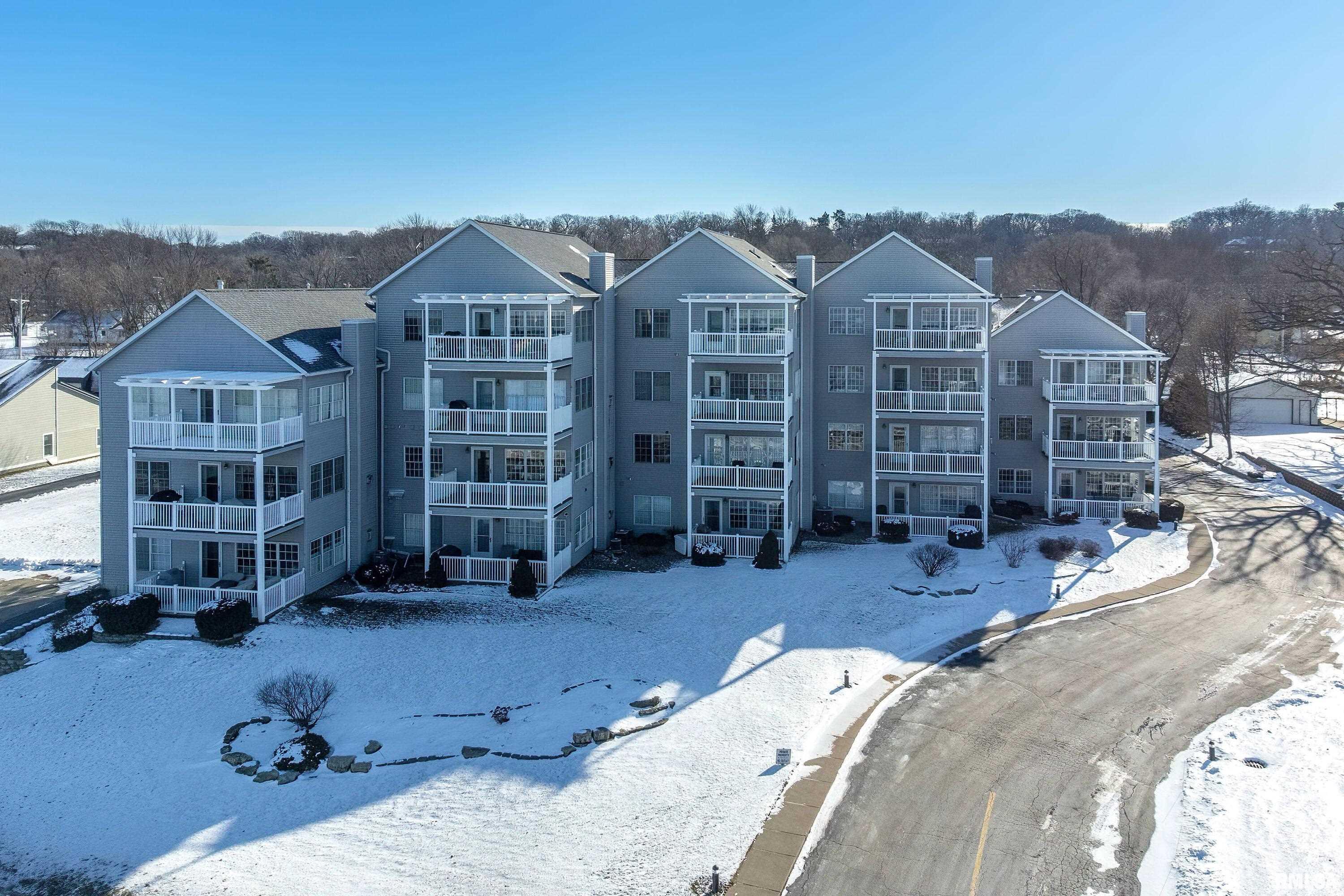 4412 River Drive, Unit 401 Moline, IL 61265 - Photo 33 of 39