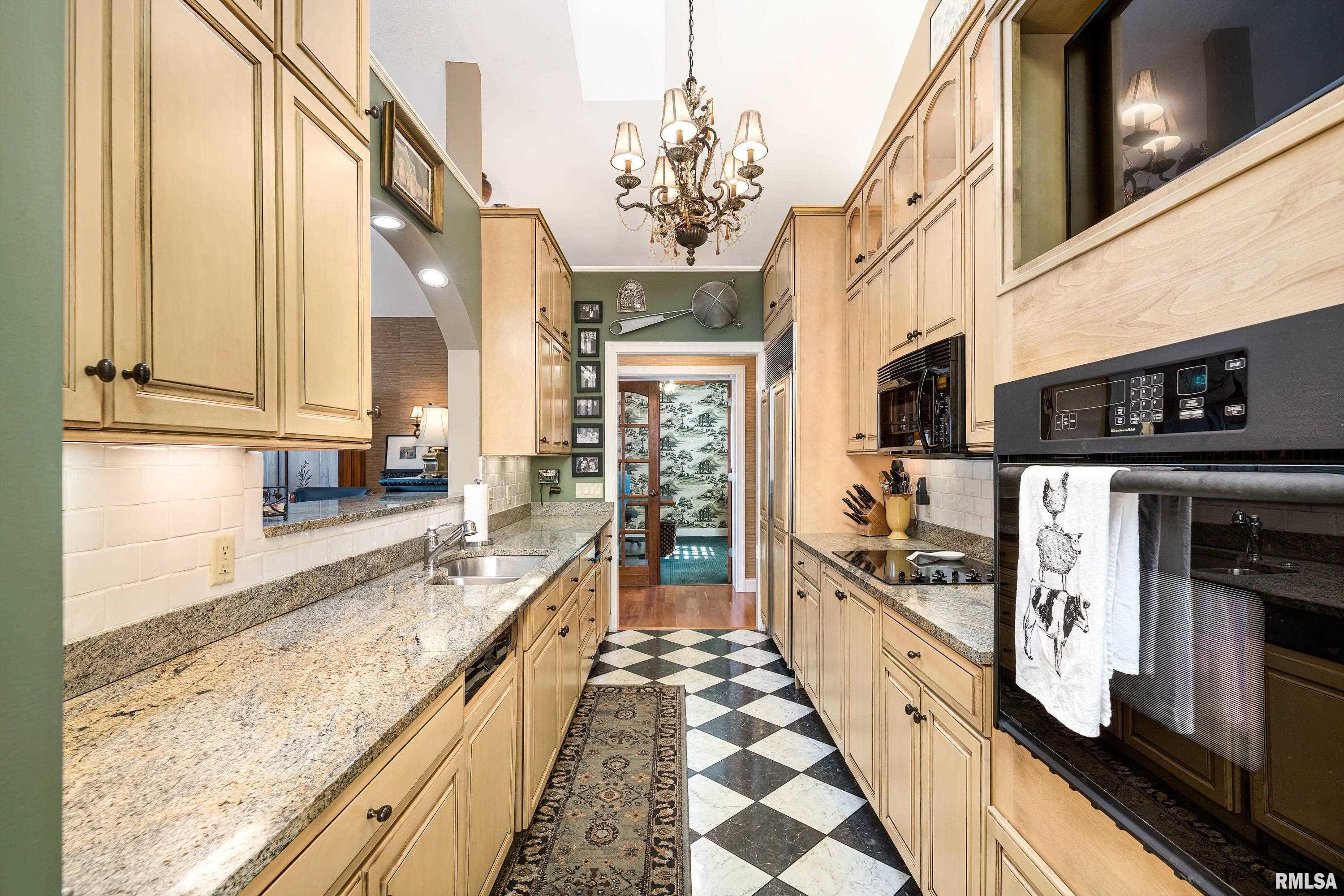 4412 River Drive, Unit 401 Moline, IL 61265 - Photo 10 of 39