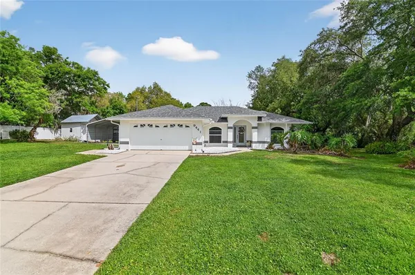 $395,000 | 9441 Pine Tree Drive, Lake Wales, FL 33898