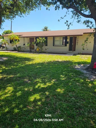 $1,800 | 1002 McIntosh Street, West Palm Beach, FL 33405