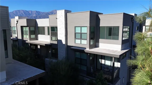 a view of a dinning room with balcony