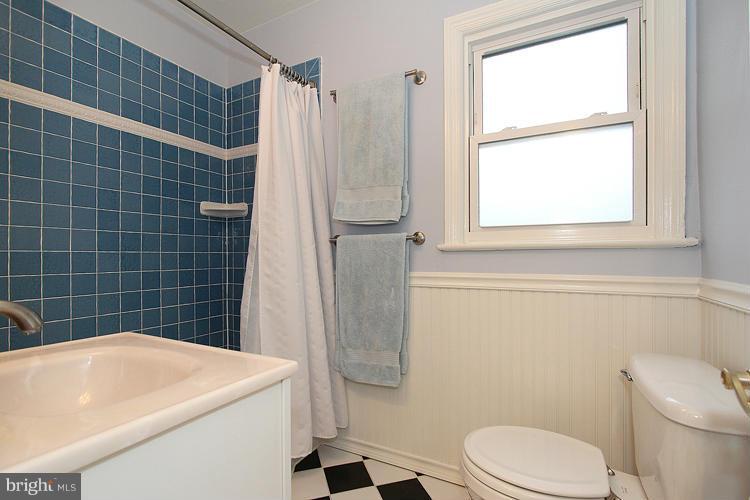 10413 Inwood Avenue Silver Spring, MD 20902 - Photo 19 of 29 Bath (Master)