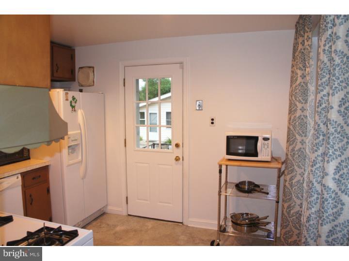 642 Maplewood Road Springfield, PA 19064 - Photo 13 of 23 Kitchen