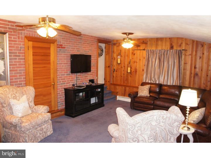 642 Maplewood Road Springfield, PA 19064 - Photo 15 of 23 Family Room