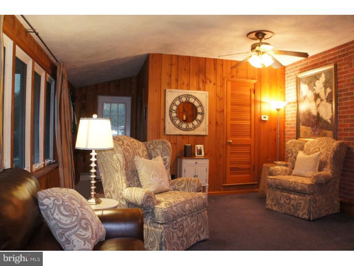 642 Maplewood Road Springfield, PA 19064 - Photo 16 of 23 Family Room