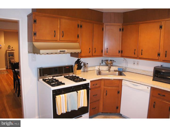 642 Maplewood Road Springfield, PA 19064 - Photo 3 of 23 Kitchen