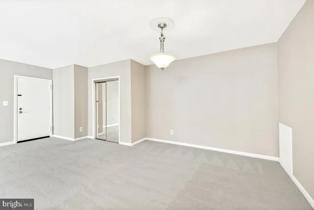 $2,800 | 53 Skyhill Road, Unit 204, Alexandria, VA 22314