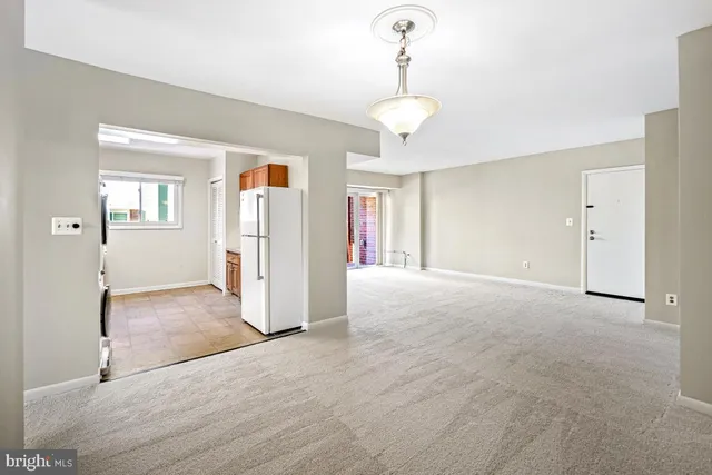 $2,800 | 53 Skyhill Road, Unit 204, Alexandria, VA 22314