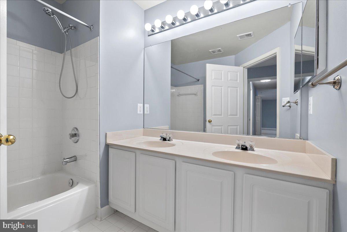 11405 J Windleaf Court, Unit 178 Reston, VA 20194 - Photo 16 of 27