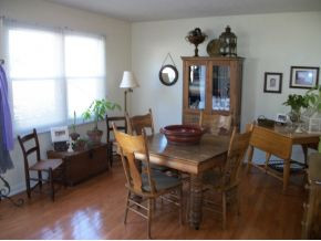 549 Bays View Road Kingsport, TN 37660 - Photo 7 of 24 Living Room