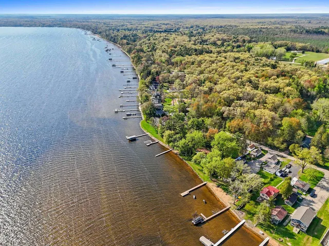 $395,000 | W5424 North Shore Drive, Shawano, WI 54166