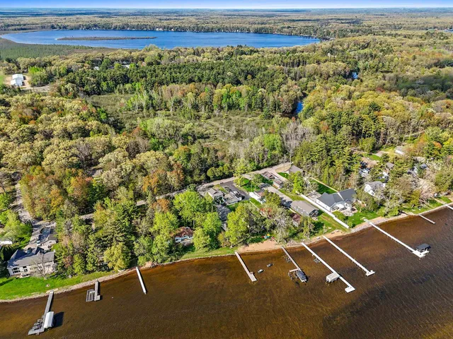 $395,000 | W5424 North Shore Drive, Shawano, WI 54166