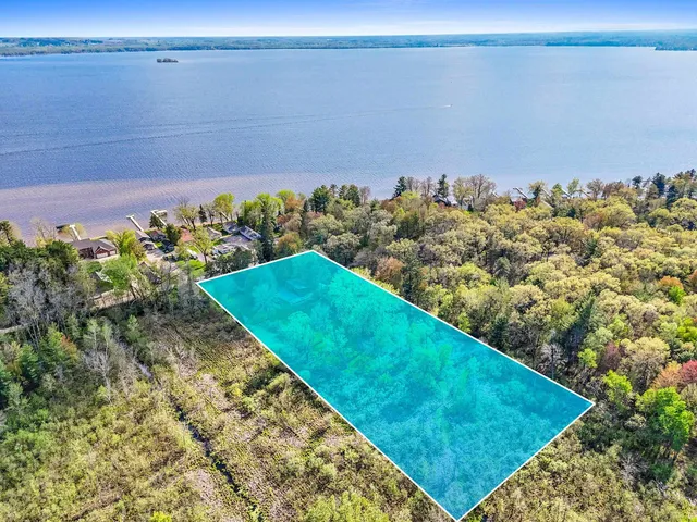 $395,000 | W5424 North Shore Drive, Shawano, WI 54166