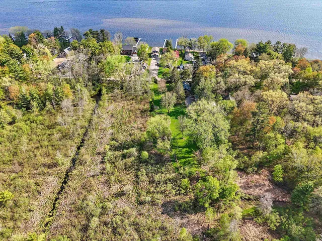 $395,000 | W5424 North Shore Drive, Shawano, WI 54166